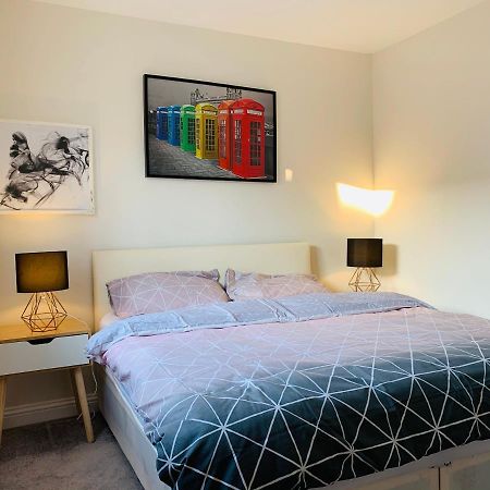 Alpha, Private Double Room, City Centre, Free Parking, Sittingbourne, Kent Eksteriør billede