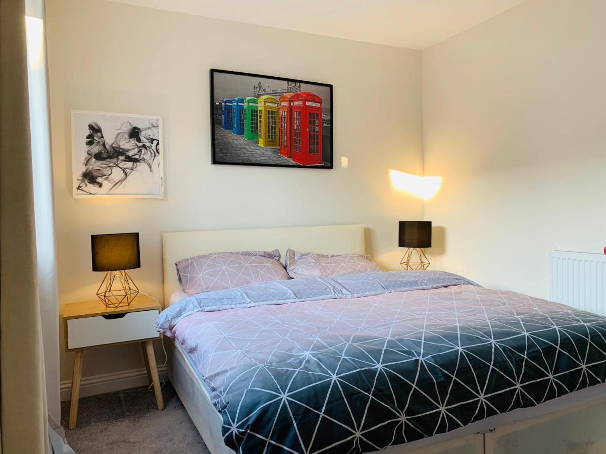 Alpha, Private Double Room, City Centre, Free Parking, Sittingbourne, Kent Eksteriør billede