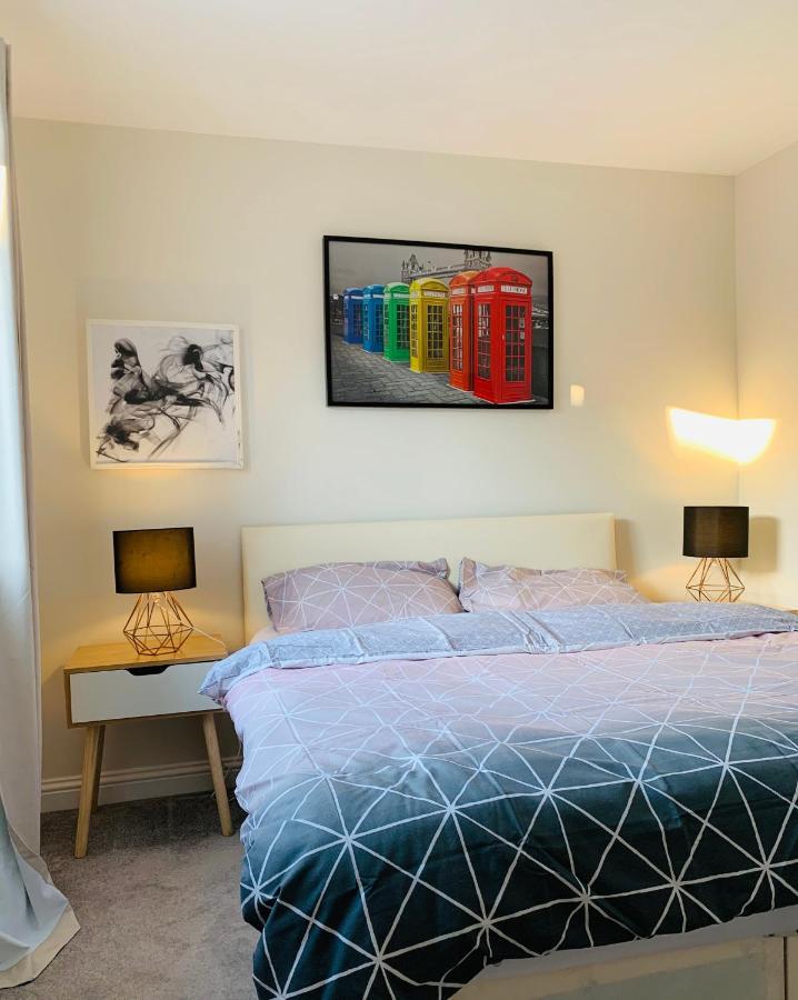 Alpha, Private Double Room, City Centre, Free Parking, Sittingbourne, Kent Eksteriør billede